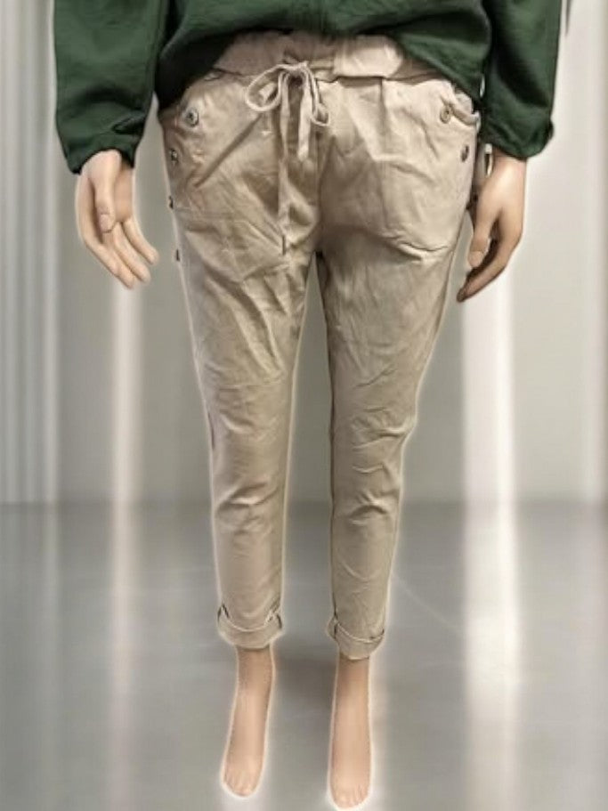 Emily bukser, Beige